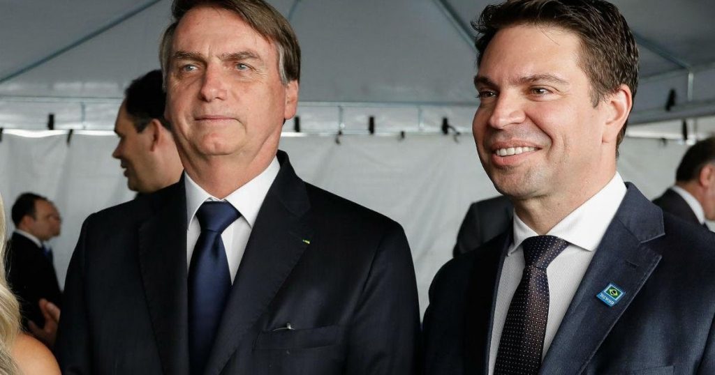 Alexandre de Moraes suspende nomeação de Ramagem para diretor-geral da PF