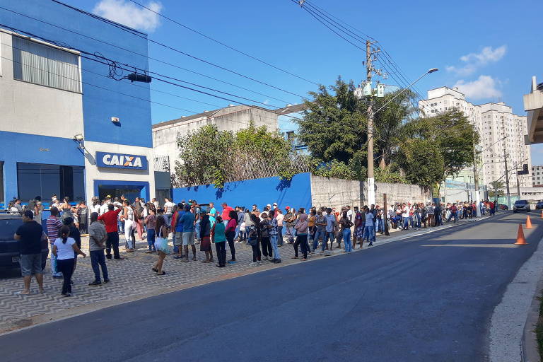 Antes de agravamento da pandemia, desemprego sobe e atinge 12,9 milhões em março