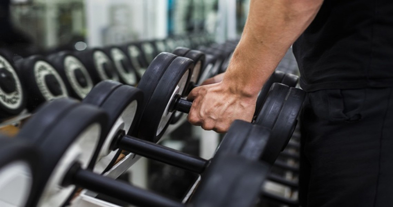 Academias vão funcionar das 6h às 10h e das 17h às 21h