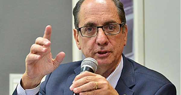 Piquenique à beira do precipício