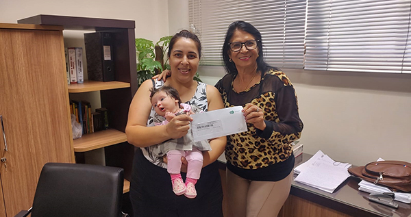 SETH entrega Benefício Natalidade para mais três trabalhadoras
