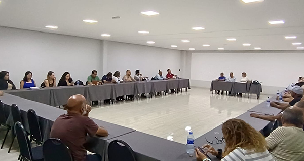 SETH debate ações para proteção dos trabalhadores em condomínios em reunião com a FECOESP