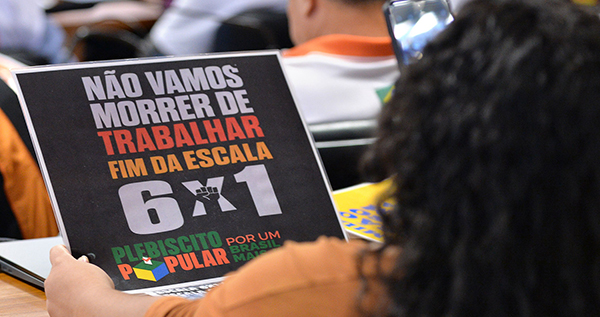 Comissão de Constituição e Justiça do Senado aprova PEC que prevê fim da escala 6x1