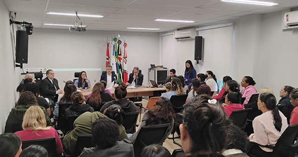 SETH esclarece dúvidas de trabalhadoras da Produserv sobre pagamento do tíquete-refeição