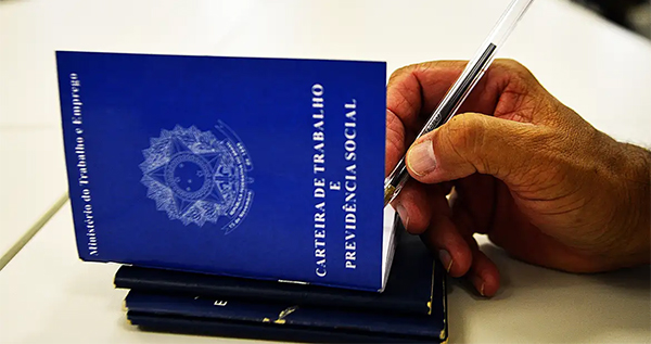 Taxa de desemprego fica em 7,9 por cento - índice é o menor em 10 anos