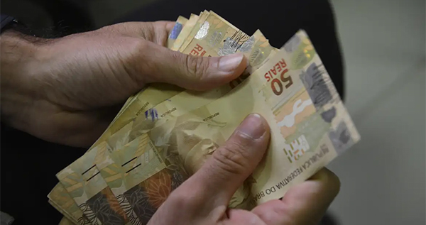 Caixa libera abono do PIS/Pasep para nascidos em maio e junho